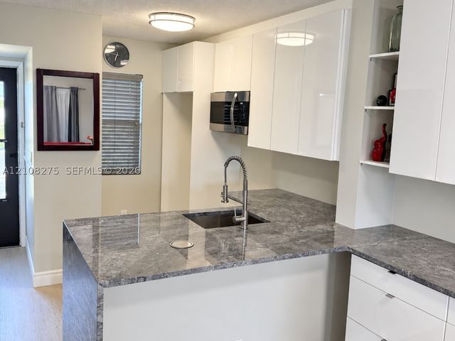 2226 N Cypress Bend Dr 409, Pompano Beach, FL 33069