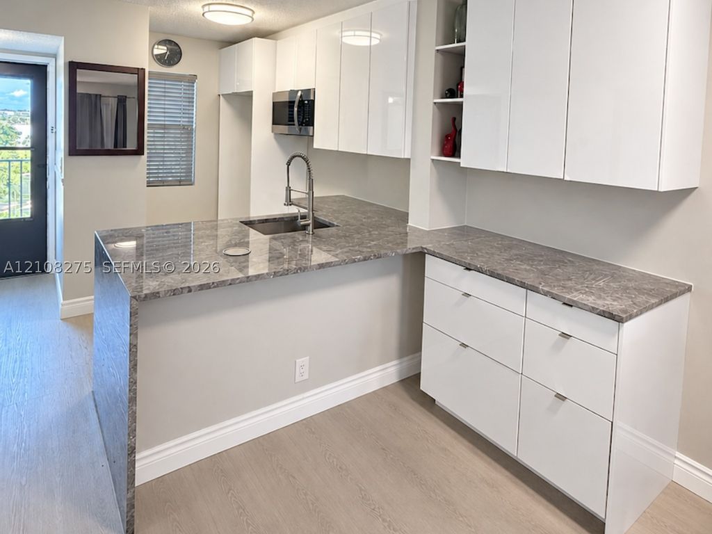2226 N Cypress Bend Dr 409, Pompano Beach, FL 33069