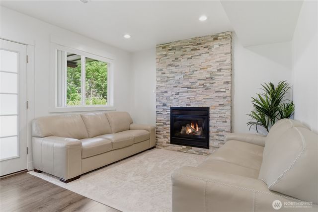 5028 Mill Pond Loop SE, Auburn, WA 98092