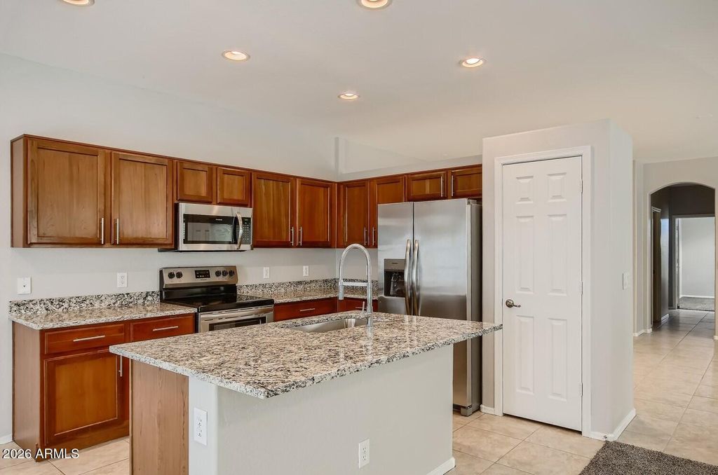 797 W AGRARIAN HILLS Drive, San Tan Valley, AZ 85143 — photo 3