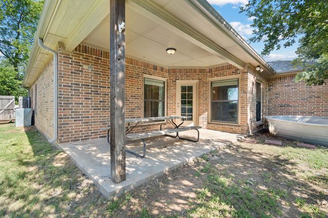 405 Magnolia Street, Hico, TX 76457