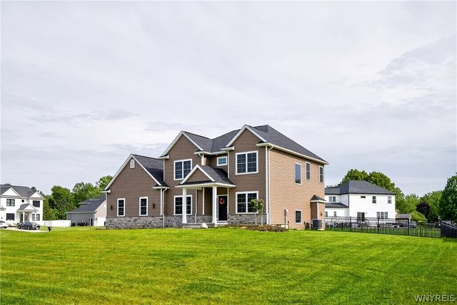 4 Wentworth Drive, Orchard Park, NY 14127