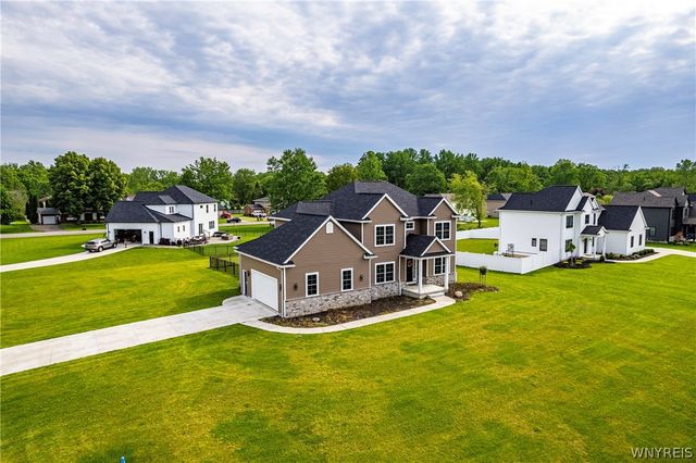 4 Wentworth Drive, Orchard Park, NY 14127