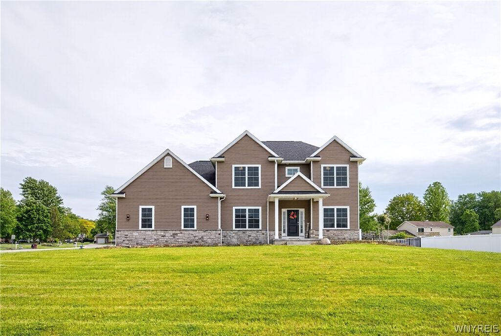 4 Wentworth Drive, Orchard Park, NY 14127