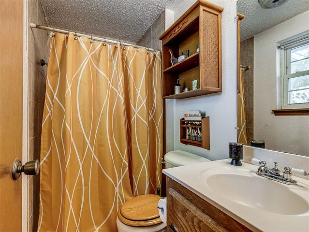8401 Bellmon Avenue, Oklahoma City, OK 73149