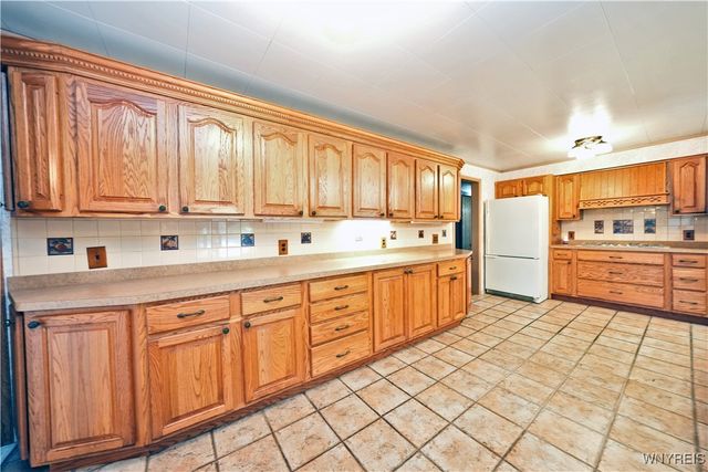 9975 Hardpan Road, Evans, NY 14006