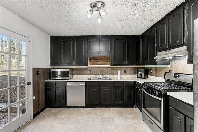 211 Powder Mill Drive, Dallas, GA 30157