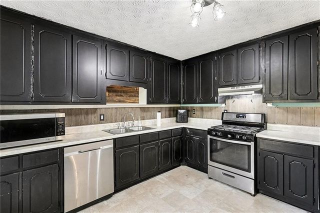 211 Powder Mill Drive, Dallas, GA 30157