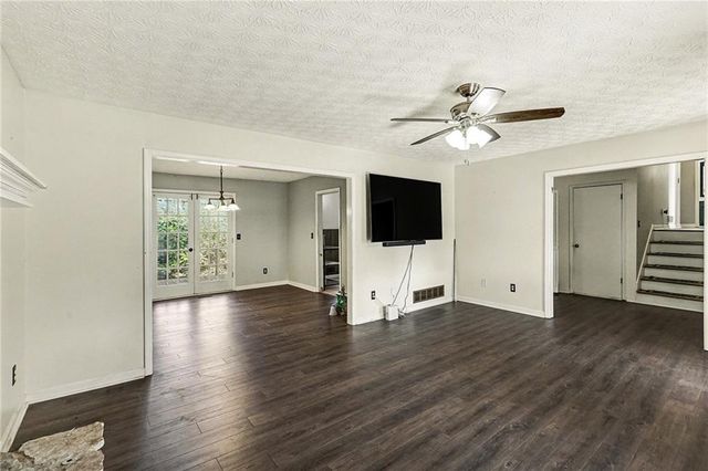 211 Powder Mill Drive, Dallas, GA 30157