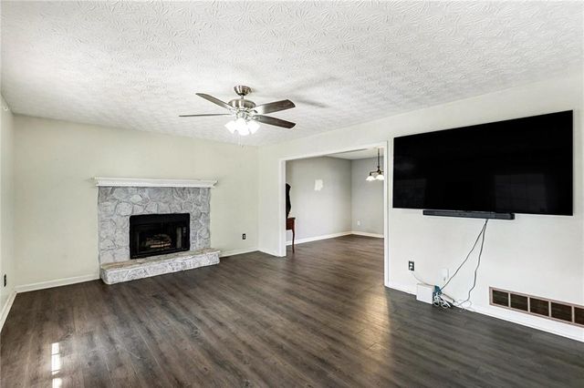 211 Powder Mill Drive, Dallas, GA 30157