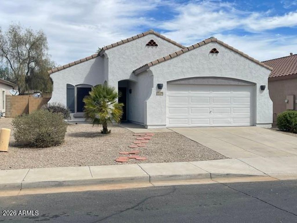 17216 W Desert Lane W, Surprise, AZ 85388 — photo 2