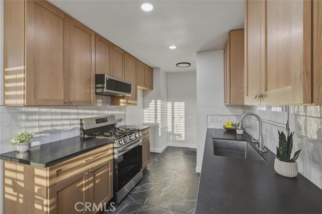 13918 Hillford, Compton, CA 90222