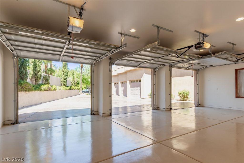 1008 Trophy Hills Drive, Las Vegas, NV 89134 — photo 5