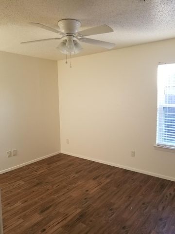 6492 Central Avenue, North Richland Hills, TX 76182