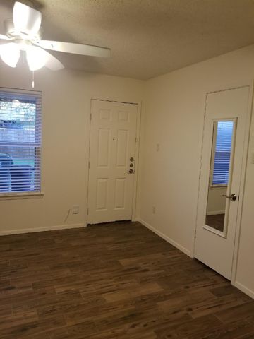 6492 Central Avenue, North Richland Hills, TX 76182