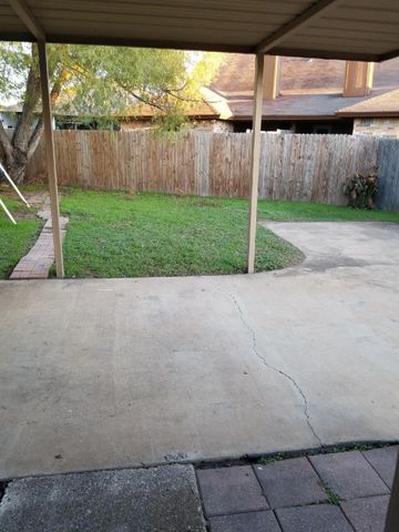 6492 Central Avenue, North Richland Hills, TX 76182