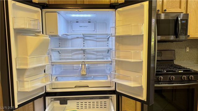 2202 Spring Water Drive, Las Vegas, NV 89134