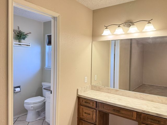 304 Tahiti Drive, Granbury, TX 76048