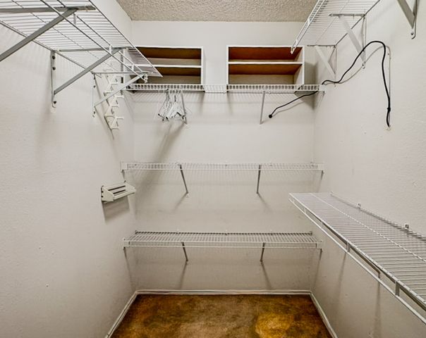 304 Tahiti Drive, Granbury, TX 76048