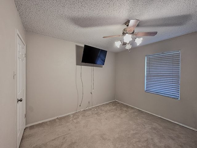 304 Tahiti Drive, Granbury, TX 76048