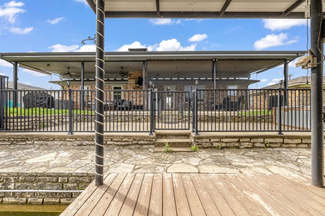 304 Tahiti Drive, Granbury, TX 76048