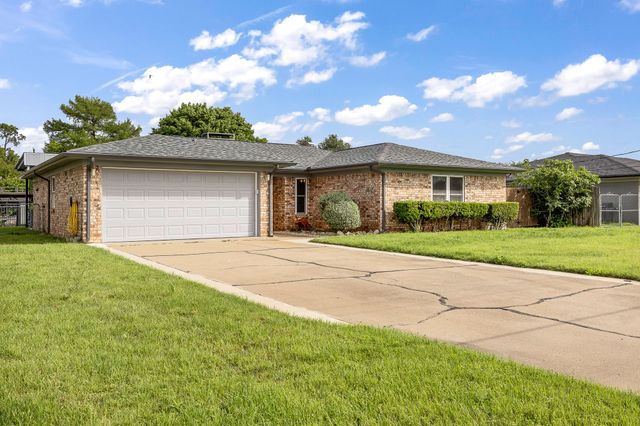 304 Tahiti Drive, Granbury, TX 76048