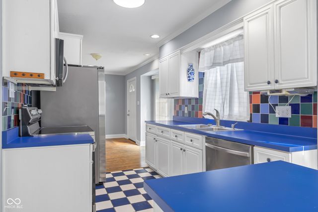 1902 14th Street, Columbus, IN 47201