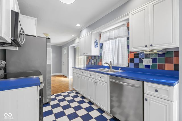1902 14th Street, Columbus, IN 47201