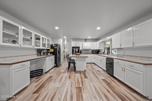 4967 E Nc 24 Highway, Beulaville, NC 28518