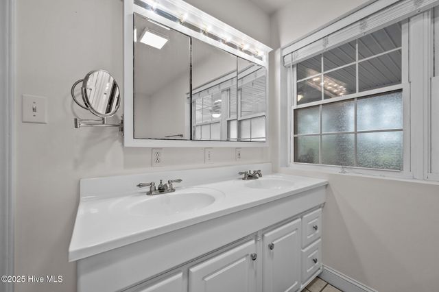 4967 E Nc 24 Highway, Beulaville, NC 28518