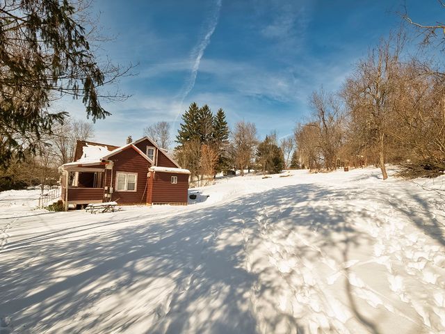 2561 Lah Rd, Hampton, PA 15044