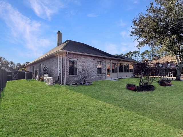 404 Wych Circle, Crestview, FL 32536