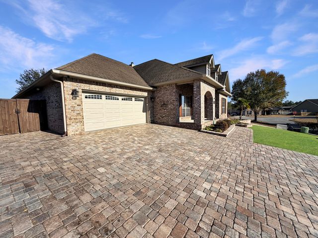 404 Wych Circle, Crestview, FL 32536