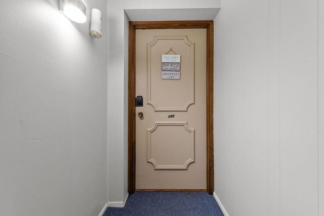 10 GREEN BAY COURT #105, Appleton, WI 54911