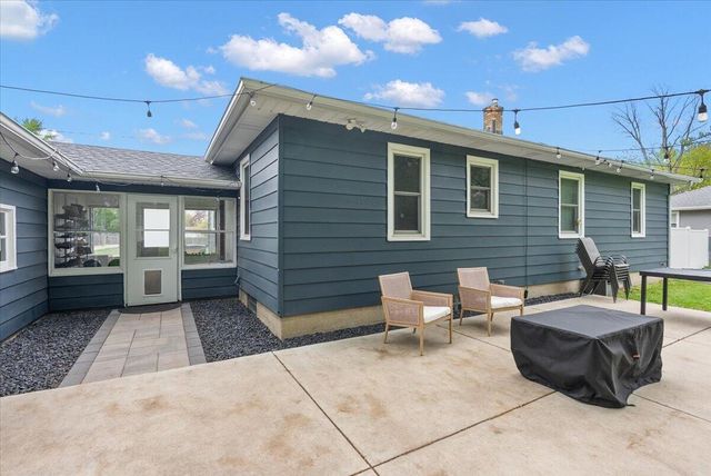 2538 Rosewood Street, Jenison, MI 49428