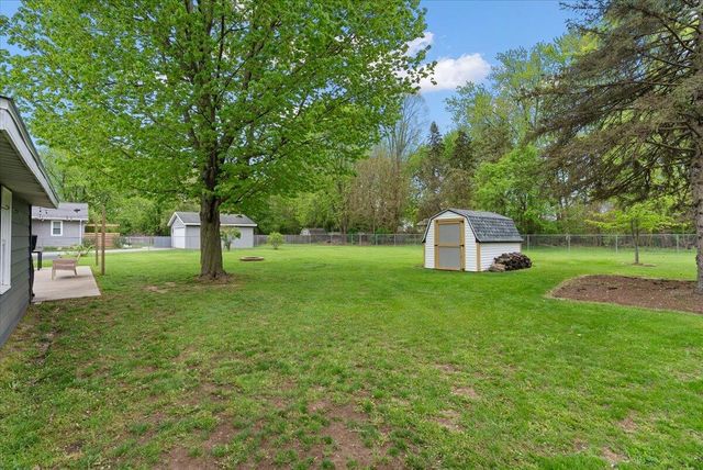 2538 Rosewood Street, Jenison, MI 49428