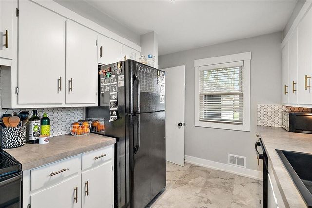 2538 Rosewood Street, Jenison, MI 49428