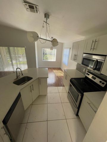 9999 Summerbreeze Dr 212, Sunrise, FL 33322