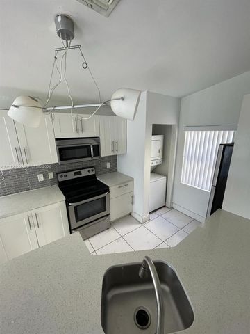 9999 Summerbreeze Dr 212, Sunrise, FL 33322