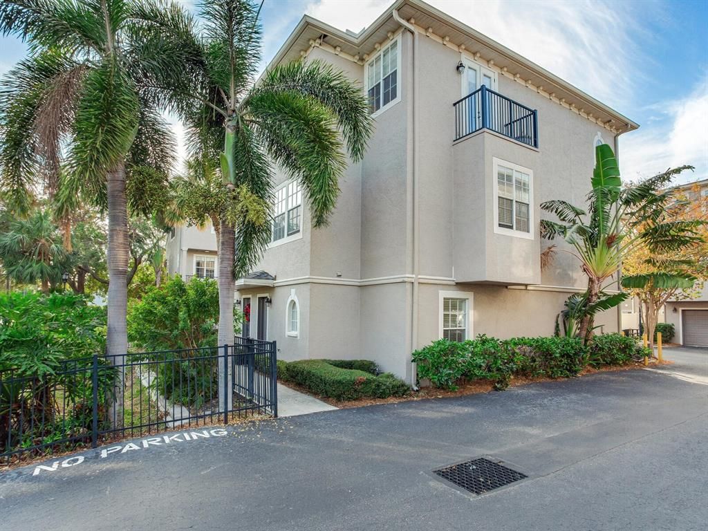 2606 ESPANA COURT, Tampa, FL 33609
