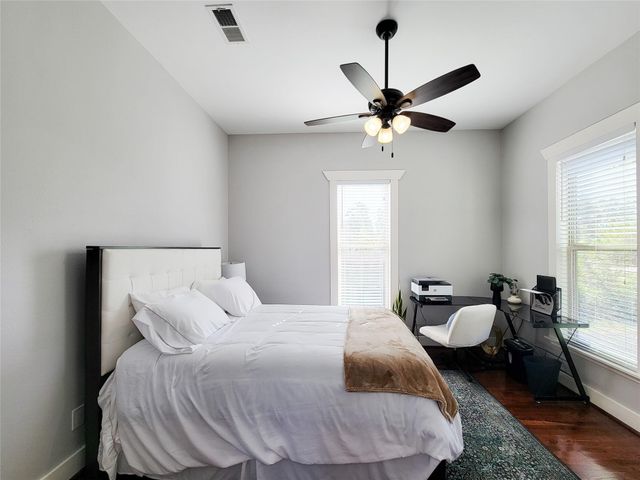 2604 Cochran Street, Houston, TX 77009