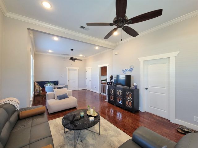 2604 Cochran Street, Houston, TX 77009