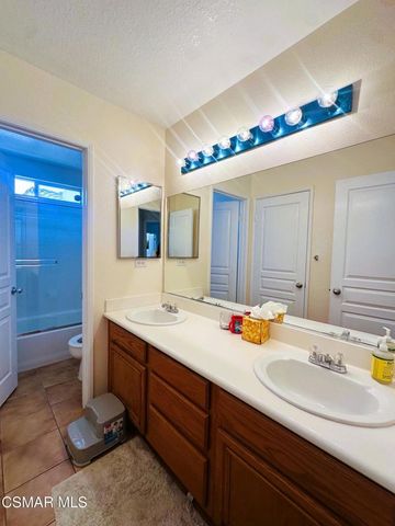 224 Rustling Heights Court, Simi Valley, CA 93065