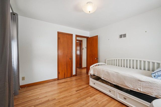 4271 S 5th STREET, Milwaukee, WI 53207