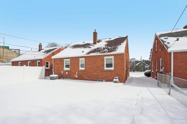 4271 S 5th STREET, Milwaukee, WI 53207