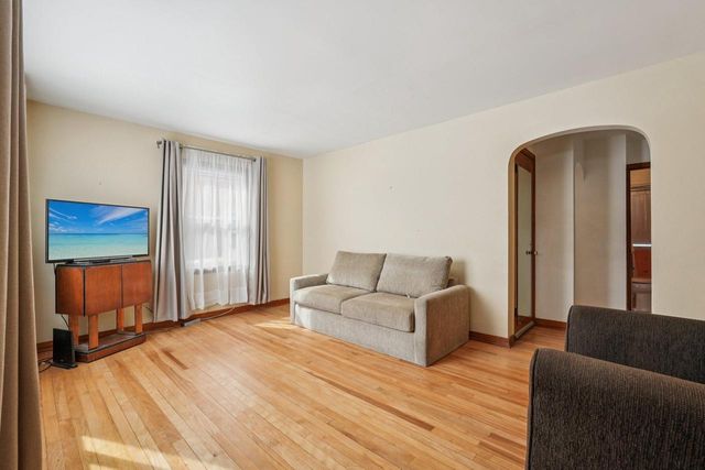 4271 S 5th STREET, Milwaukee, WI 53207