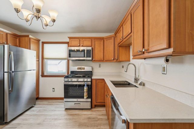 4271 S 5th STREET, Milwaukee, WI 53207