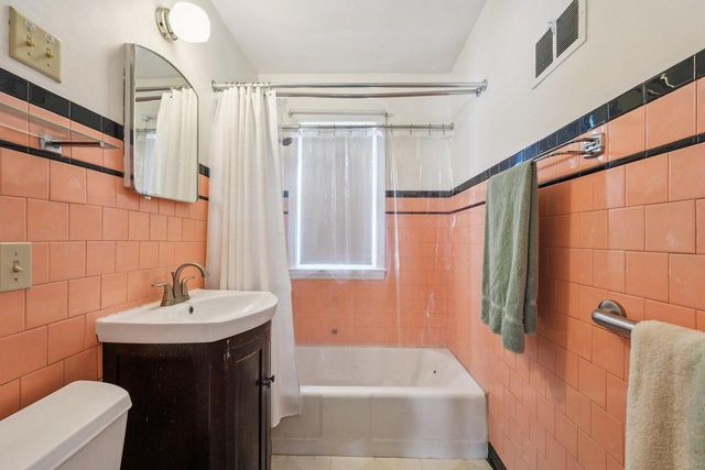 4271 S 5th STREET, Milwaukee, WI 53207