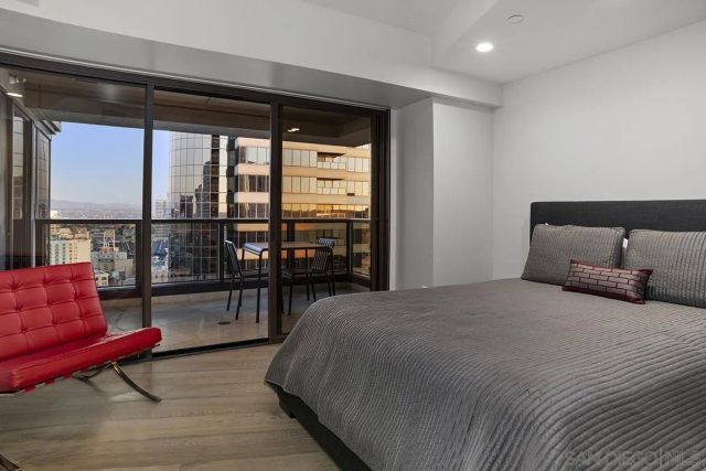 100 Harbor Drive 2805, San Diego, CA 92101