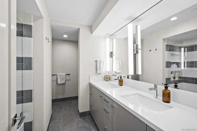 100 Harbor Drive 2805, San Diego, CA 92101